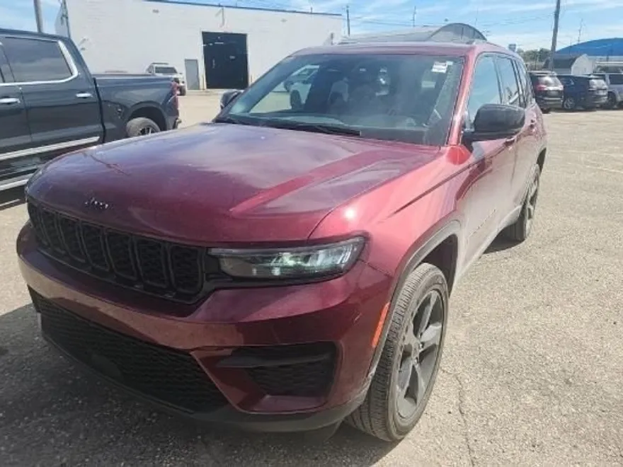 2023 Jeep Grand Cherokee Altitude photo 1