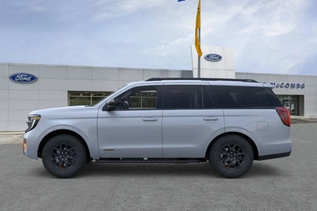 2025 Ford Expedition photo 1