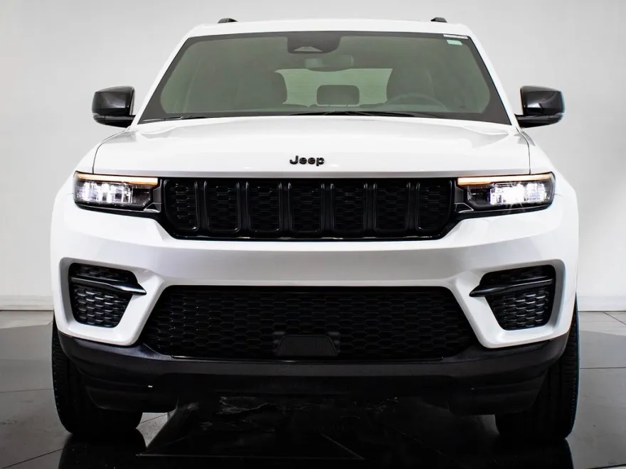 2023 Jeep Grand Cherokee Altitude photo 1
