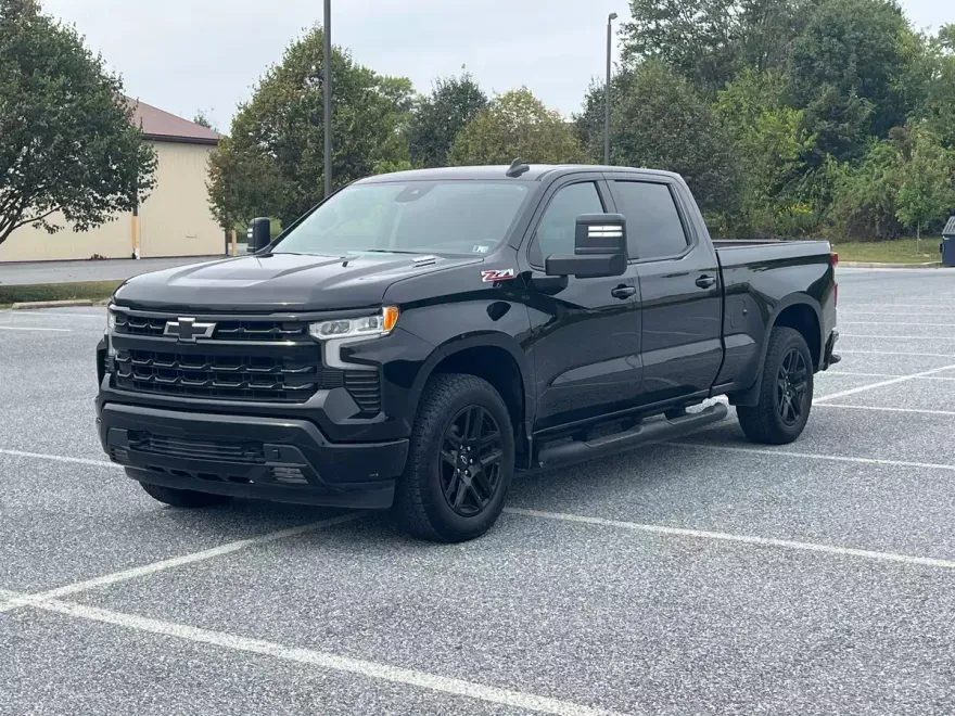 2024 Chevrolet Silverado 1500 RST photo 1