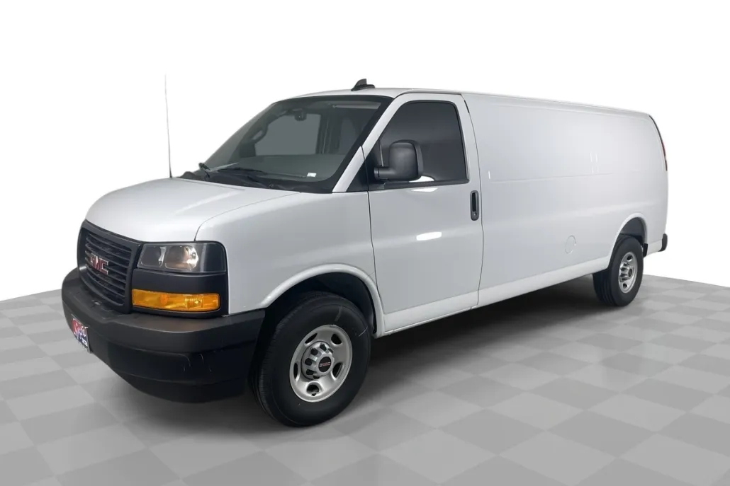 2025 Gmc Savana Cargo 3500 photo 1