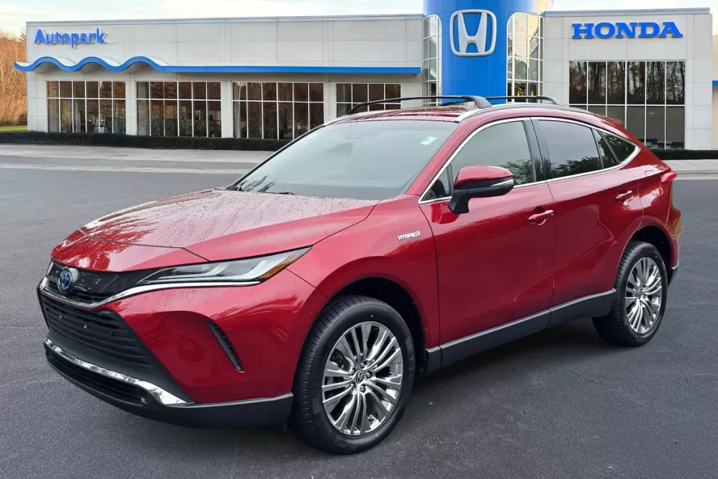 2021 Toyota Venza XLE photo 1