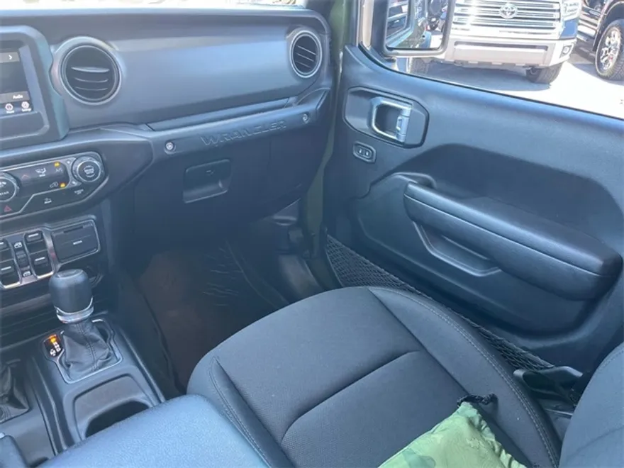 2022 Jeep Wrangler Unlimited Willys photo 13