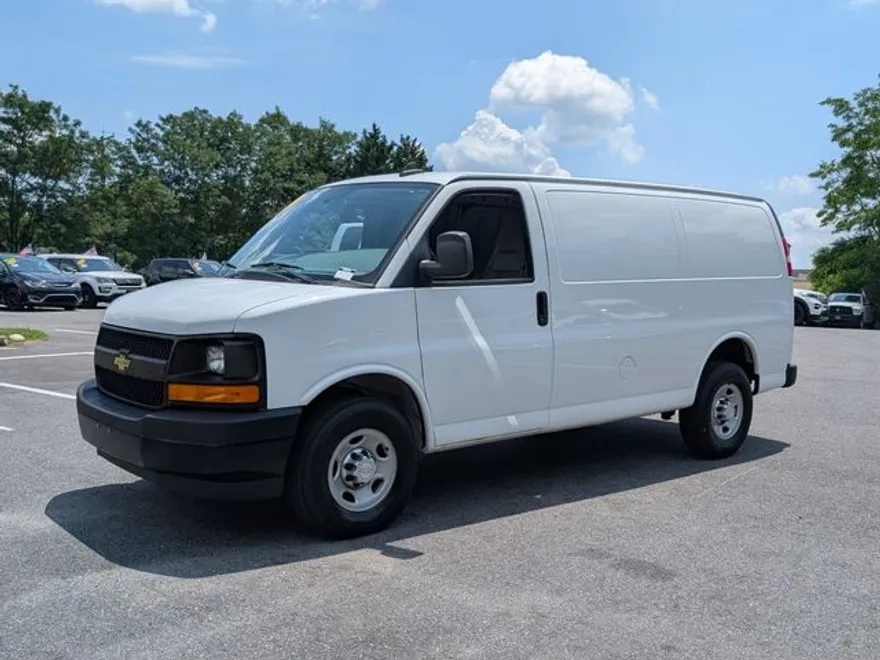 2017 Chevrolet Express 2500 Work Van photo 1