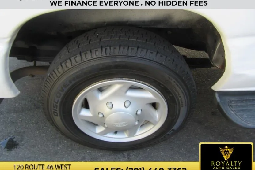 2010 Ford E-150 photo 1