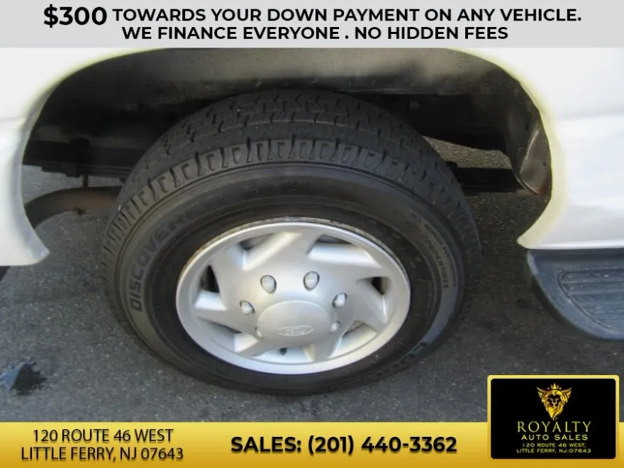2010 Ford E-150 photo 1