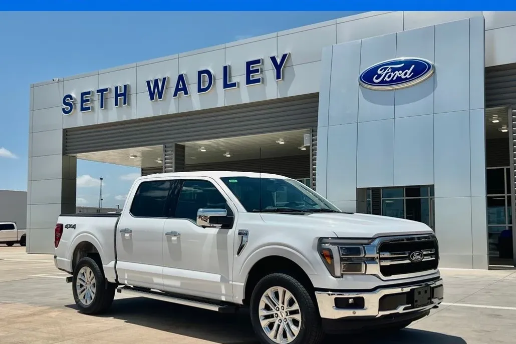 2025 Ford F-150 Lariat photo 1