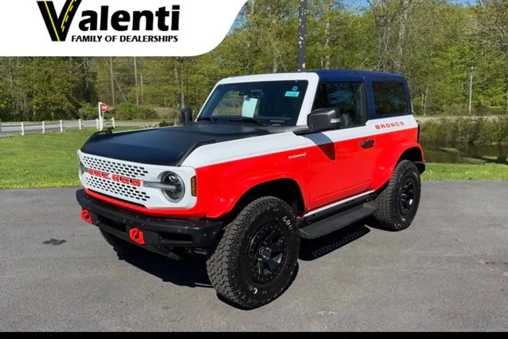 2025 Ford Bronco First Edition photo 1