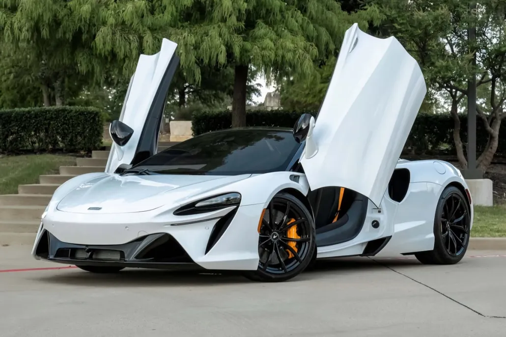 2025 Mclaren ARTURA photo 1