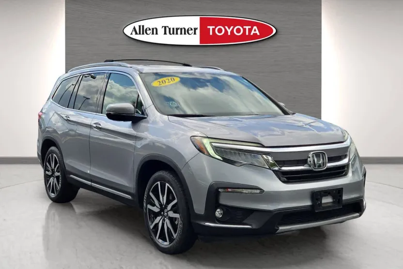 2020 Honda Pilot Touring photo 1