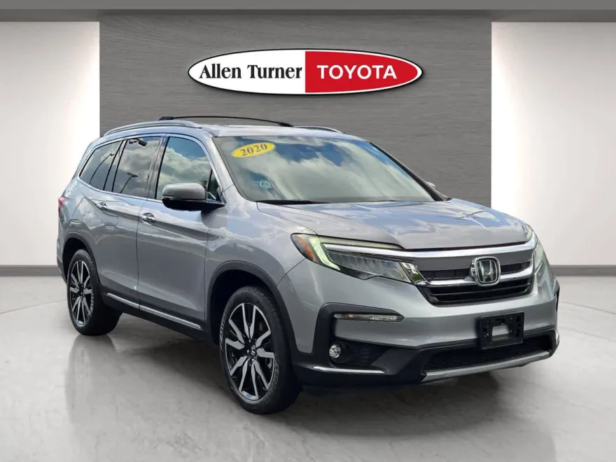 2020 Honda Pilot Touring photo 1