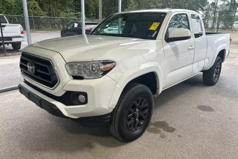 2022 Toyota Tacoma SR5 photo 1