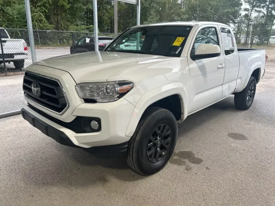 2022 Toyota Tacoma SR5 photo 1