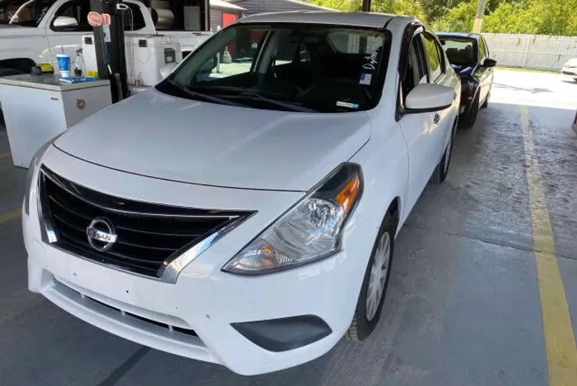 2019 Nissan Versa SV Sedan photo 1