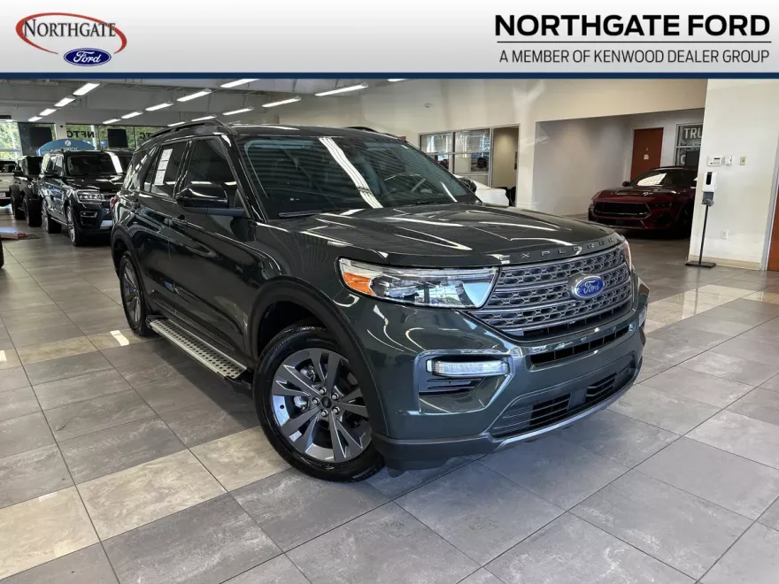 2022 Ford Explorer XLT photo 1
