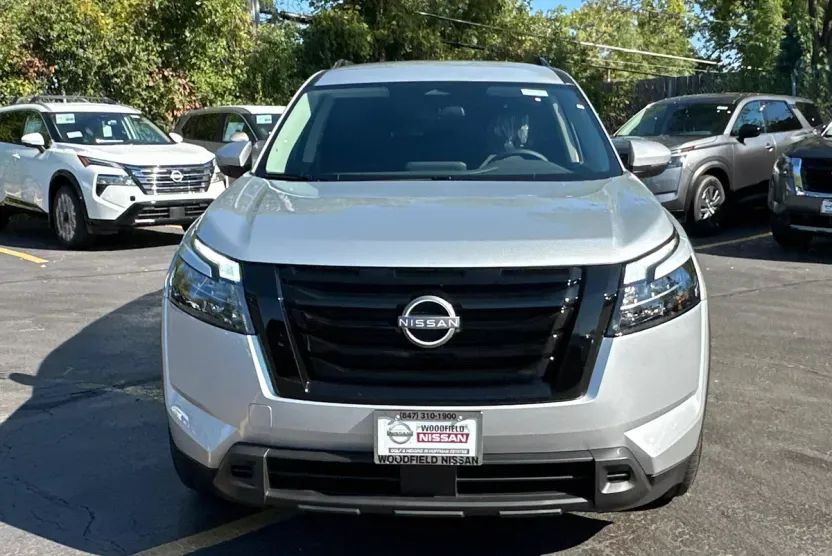 2025 Nissan Pathfinder SV photo 1