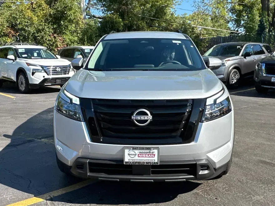 2025 Nissan Pathfinder SV photo 1