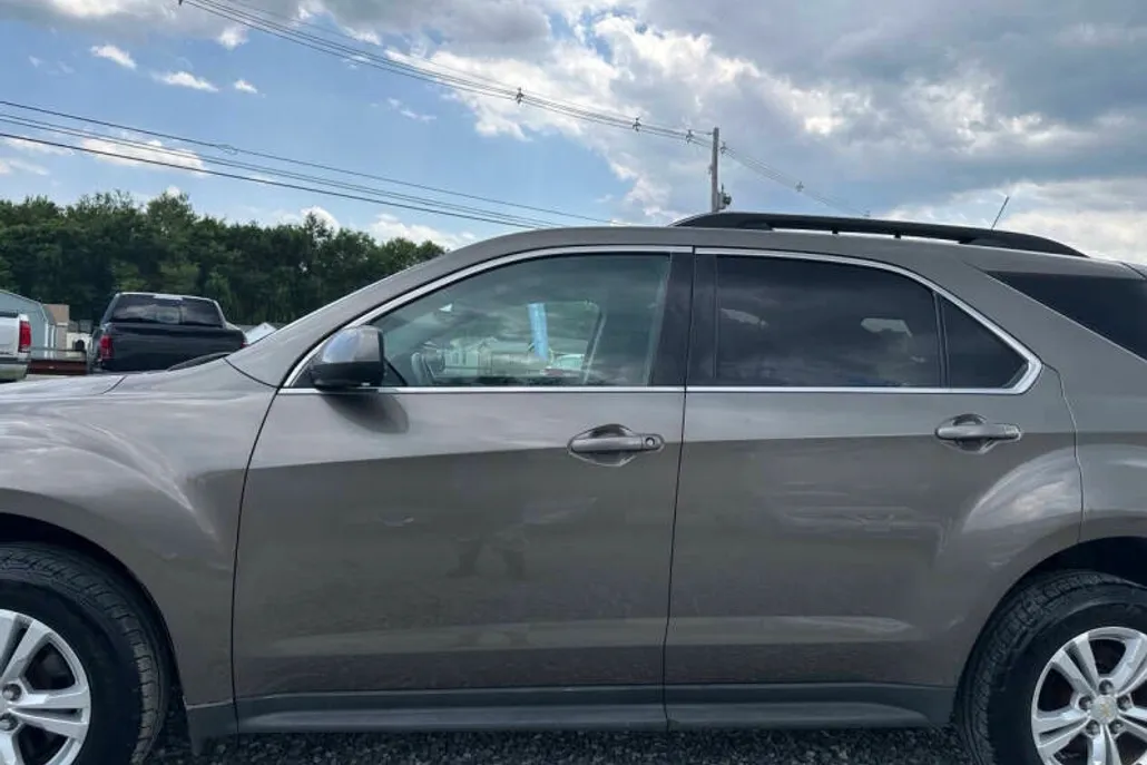 2012 Chevrolet Equinox LT photo 1