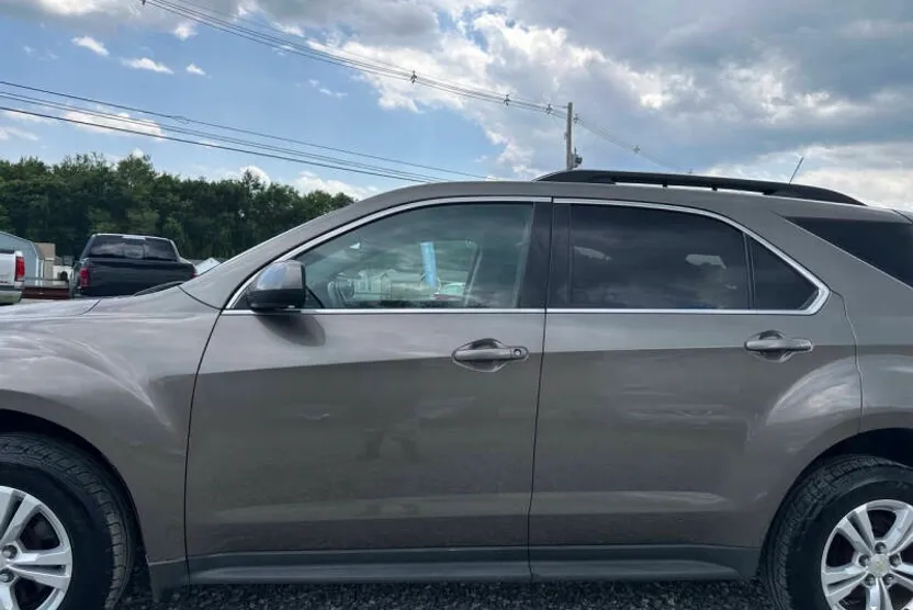 2012 Chevrolet Equinox LT photo 1
