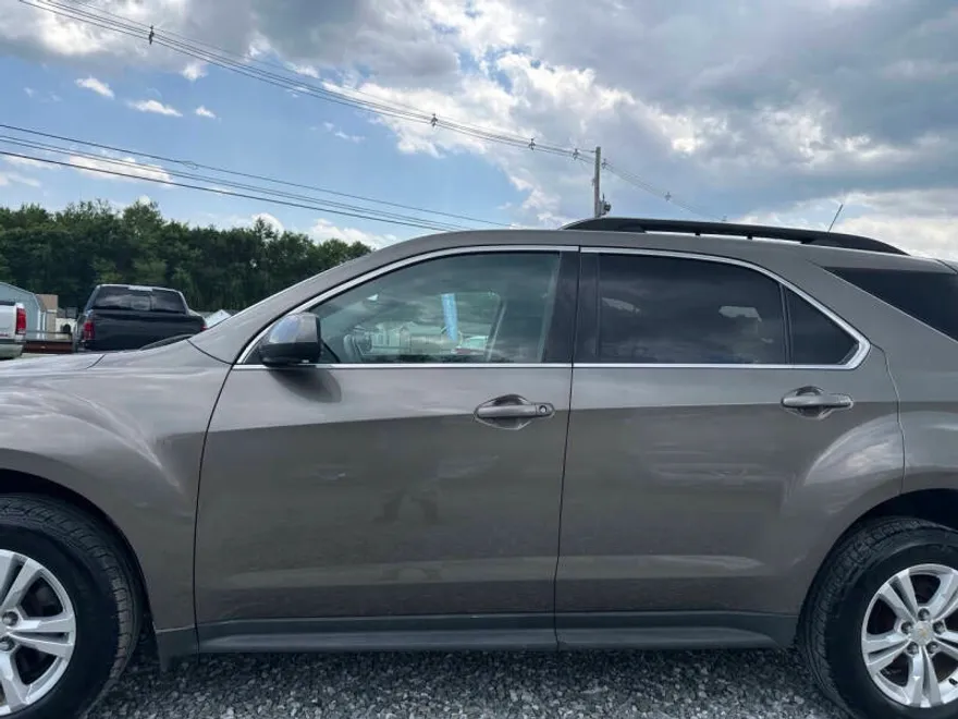 2012 Chevrolet Equinox LT photo 1
