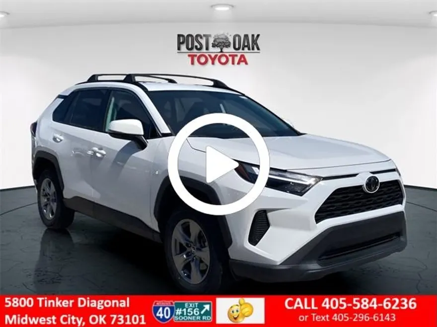 2022 Toyota RAV4 XLE photo 1