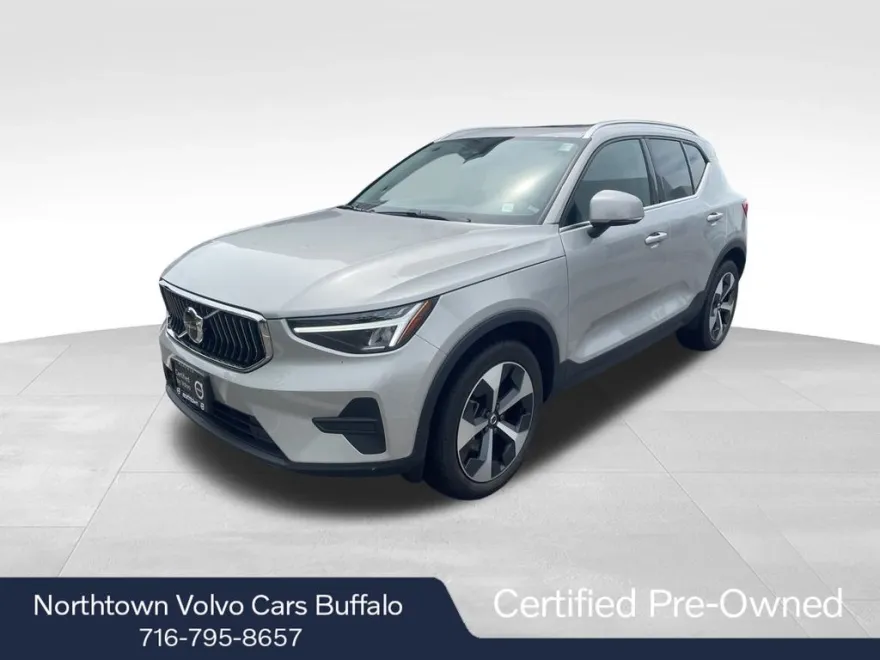 2025 Volvo XC40 Core photo 1