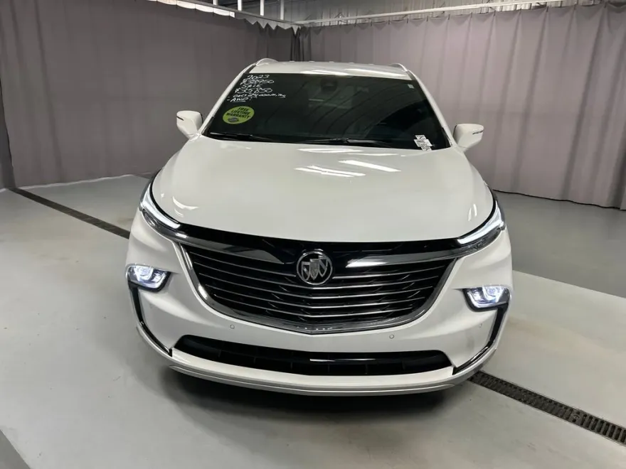 2023 Buick Enclave Essence photo 1