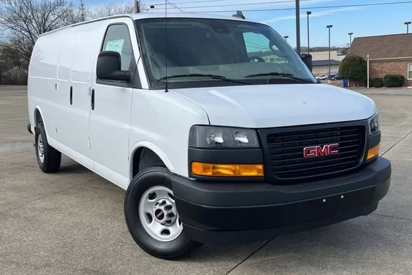 2025 Gmc Savana Cargo 2500 photo 1