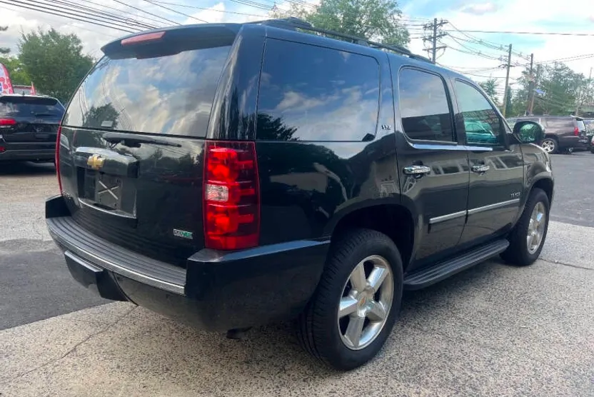 2011 Chevrolet Tahoe LTZ photo 1