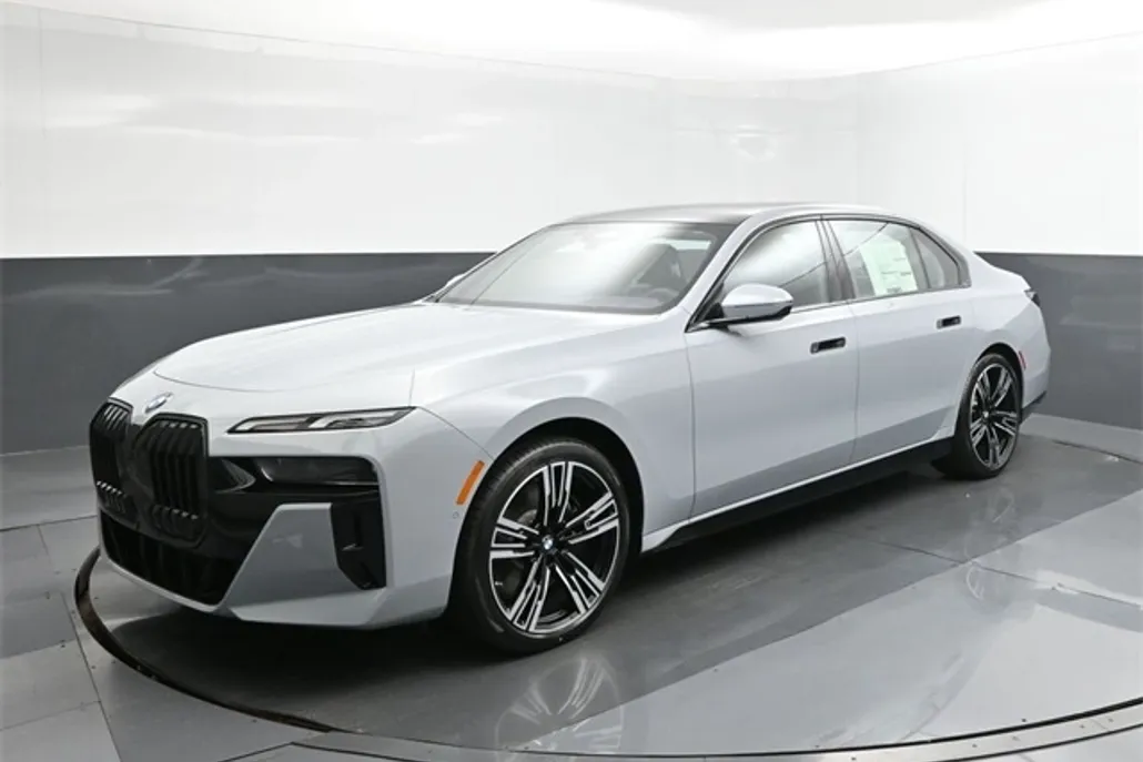 2025 Bmw 740i photo 1