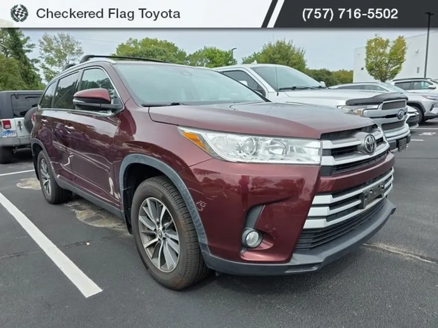 2019 Toyota Highlander XLE photo 1