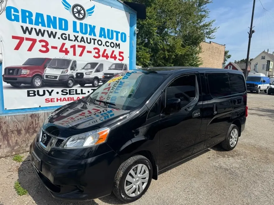 2019 Nissan NV200 SV photo 1