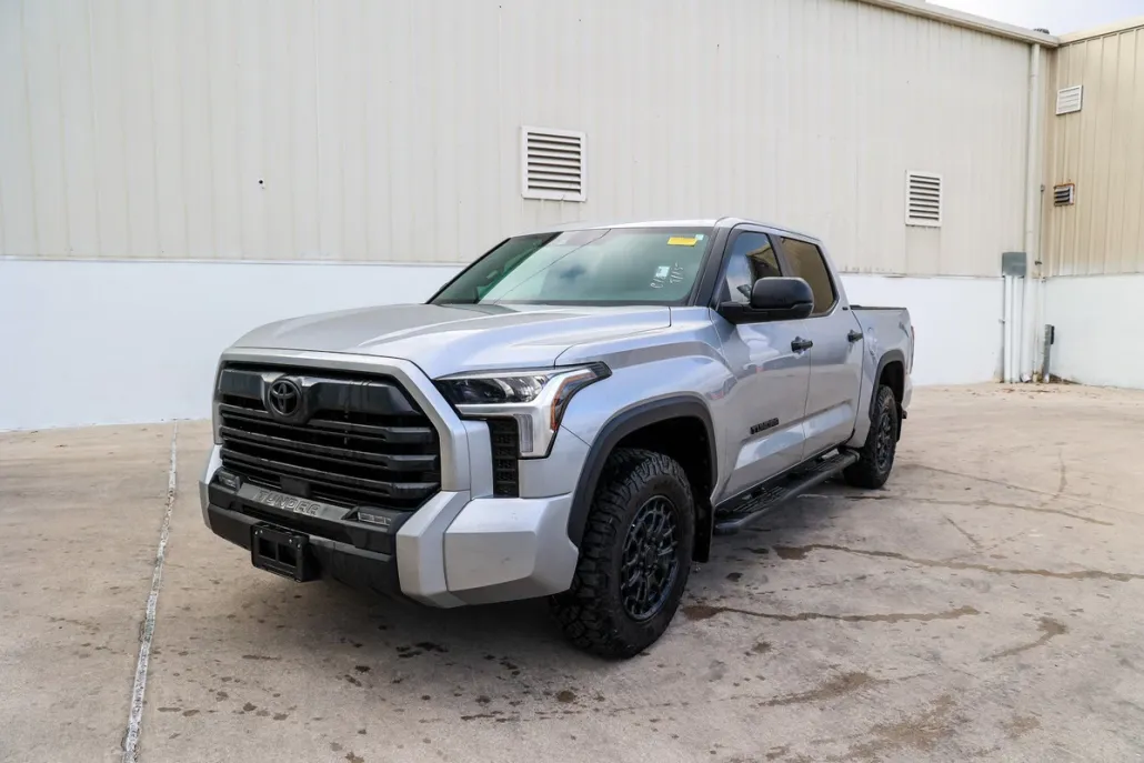 2025 Toyota Tundra SR5 photo 1