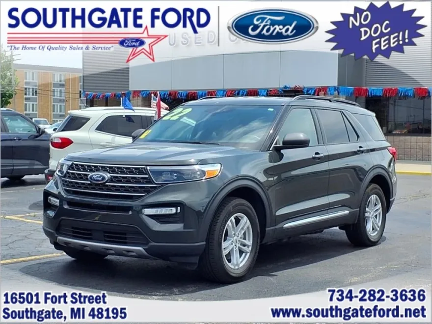 2022 Ford Explorer XLT photo 1