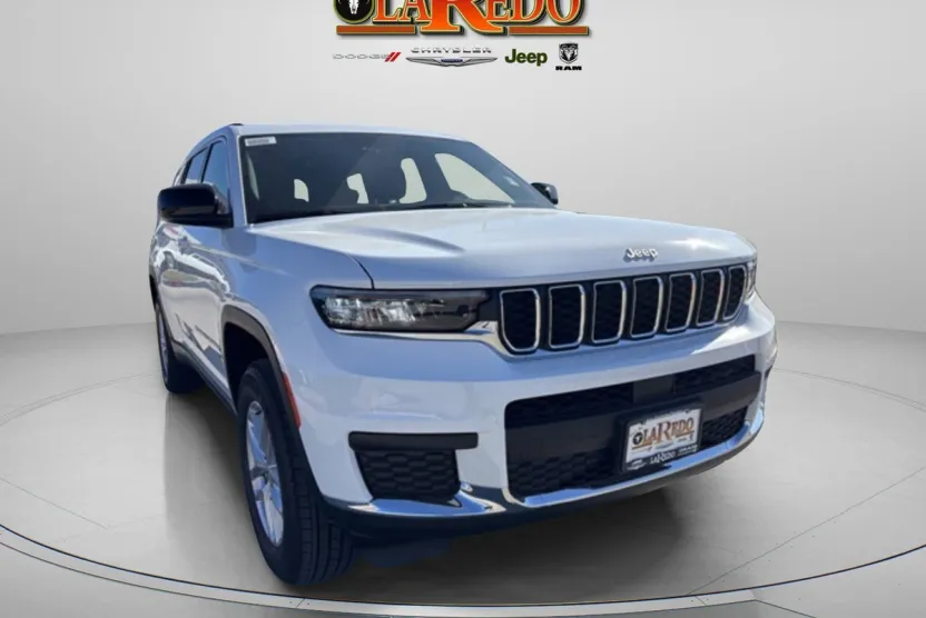 2025 Jeep Grand Cherokee Laredo Altitude photo 1