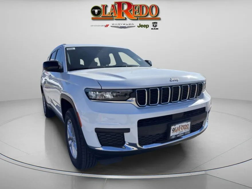 2025 Jeep Grand Cherokee Laredo Altitude photo 1