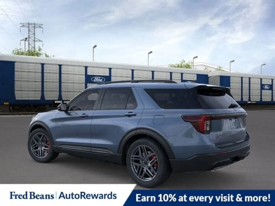 2025 Ford Explorer ST-Line photo 1