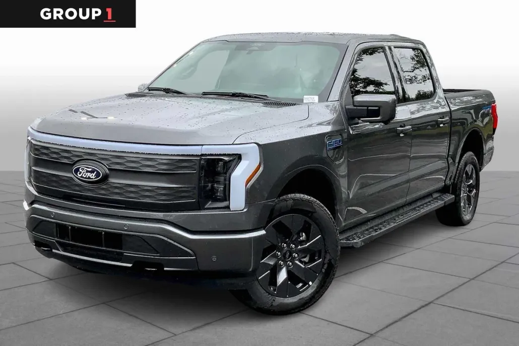 2025 Ford F-150 Lightning Lariat photo 1