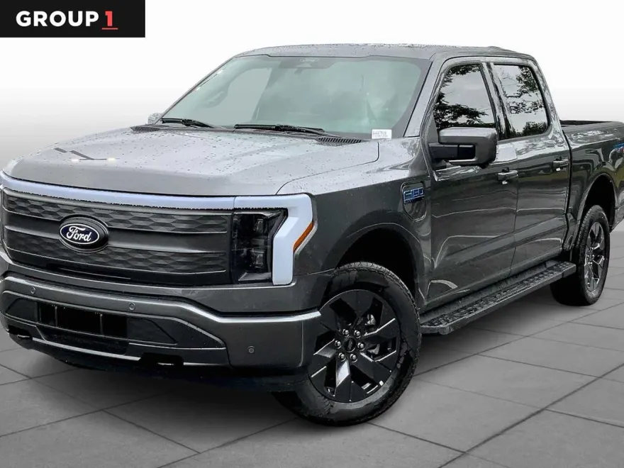 2025 Ford F-150 Lightning Lariat photo 1