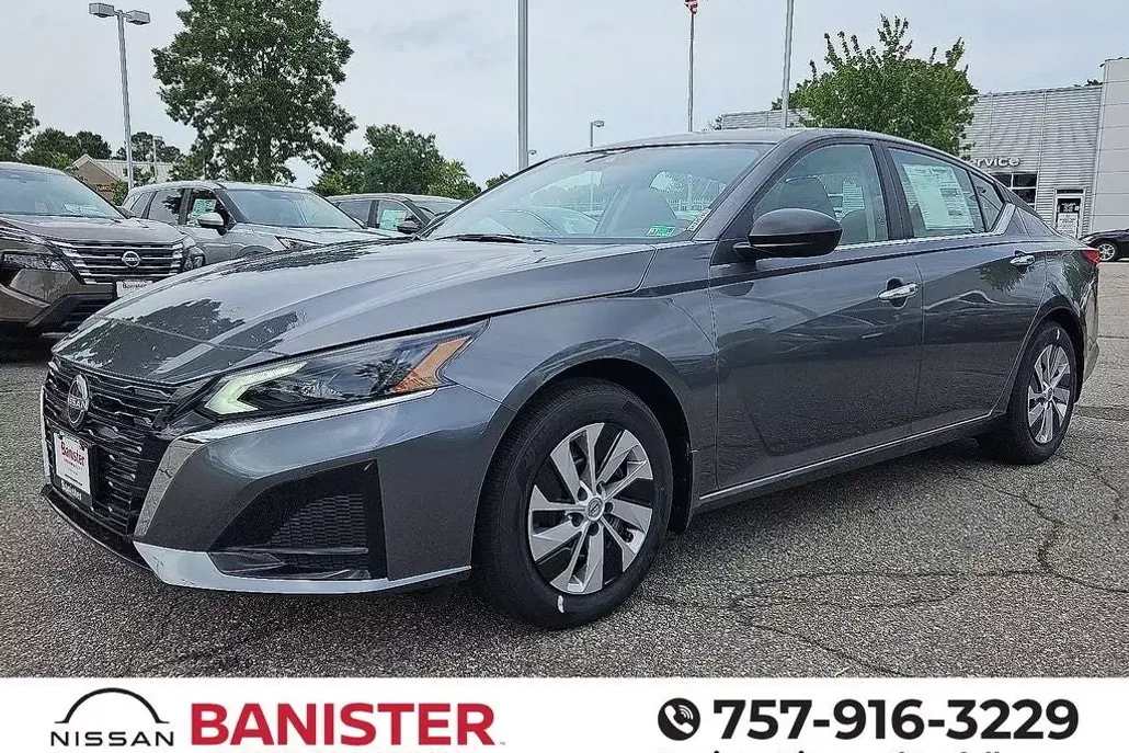 2025 Nissan Altima S photo 1