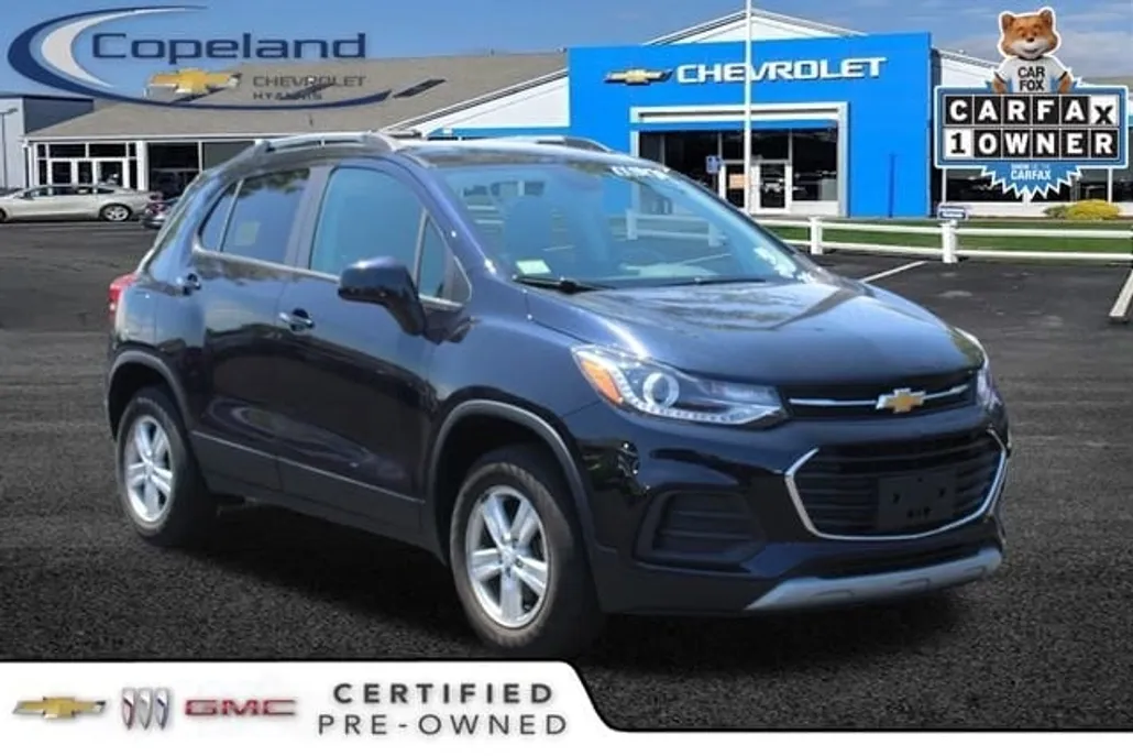 2022 Chevrolet Trax LT photo 1