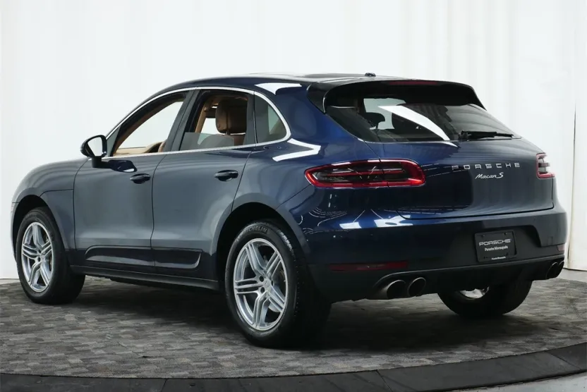 2015 Porsche Macan S photo 1