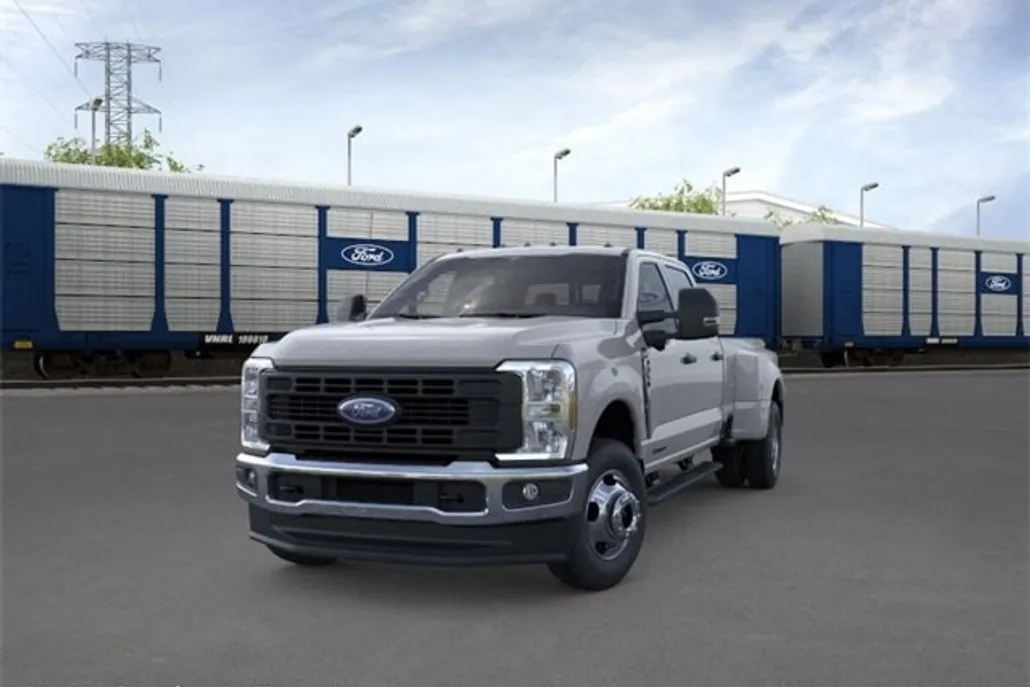 2025 Ford F-350 XL photo 1