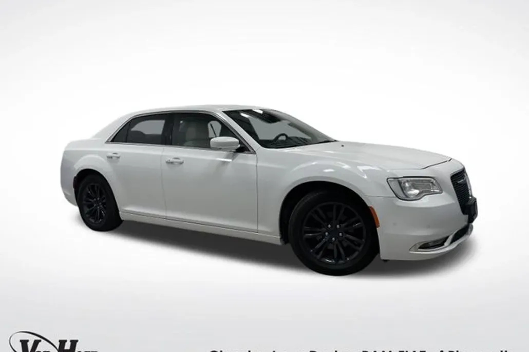 2021 Chrysler 300 LX photo 1