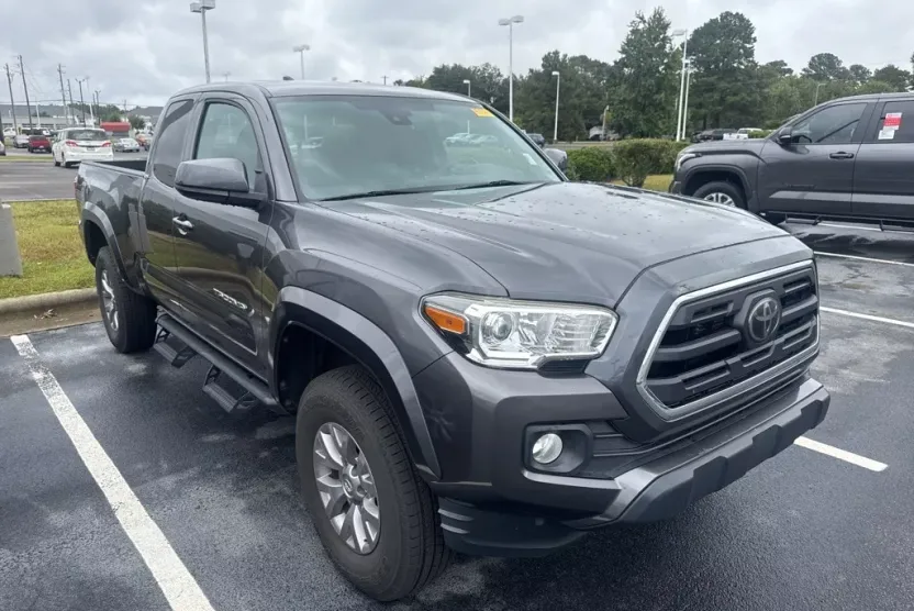 2019 Toyota Tacoma SR5 Access Cab photo 1