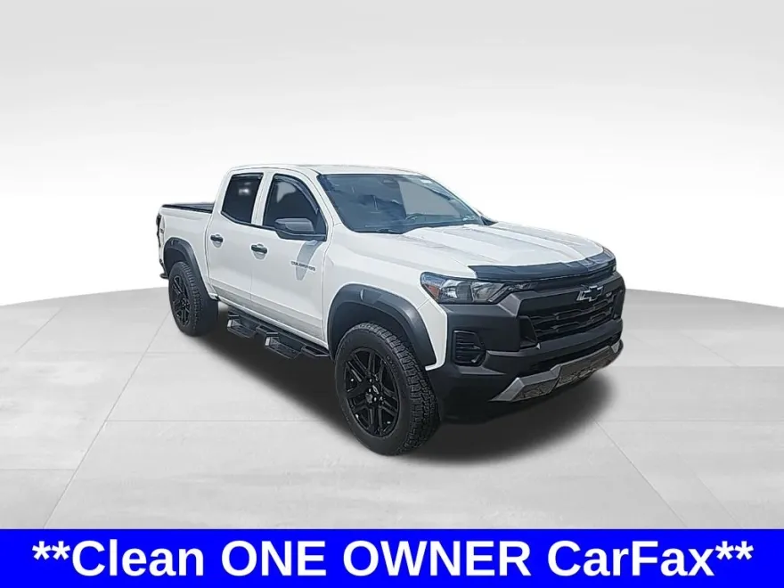 2024 Chevrolet Colorado Trail Boss photo 1