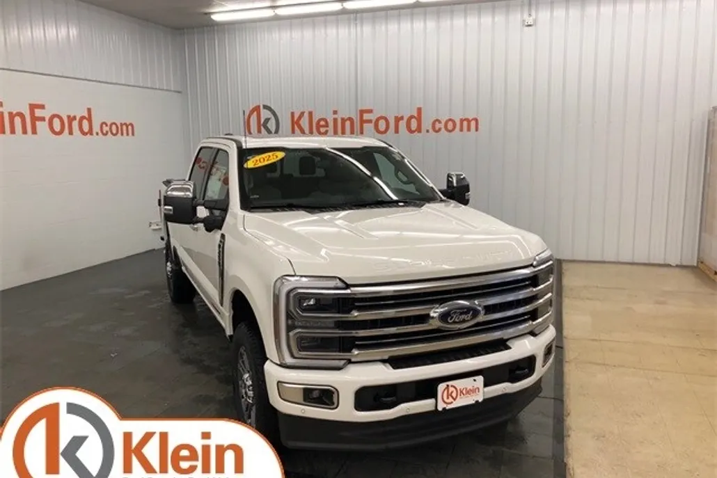 2025 Ford F-250 Platinum photo 1