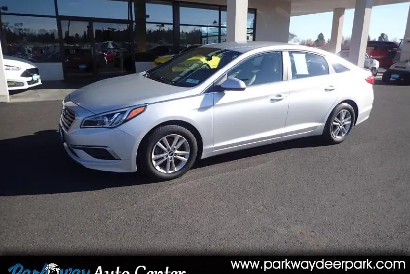 2016 Hyundai Sonata SE photo 1