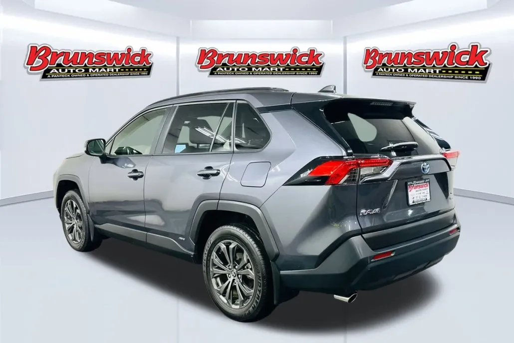 2023 Toyota RAV4 Hybrid XLE Premium photo 1