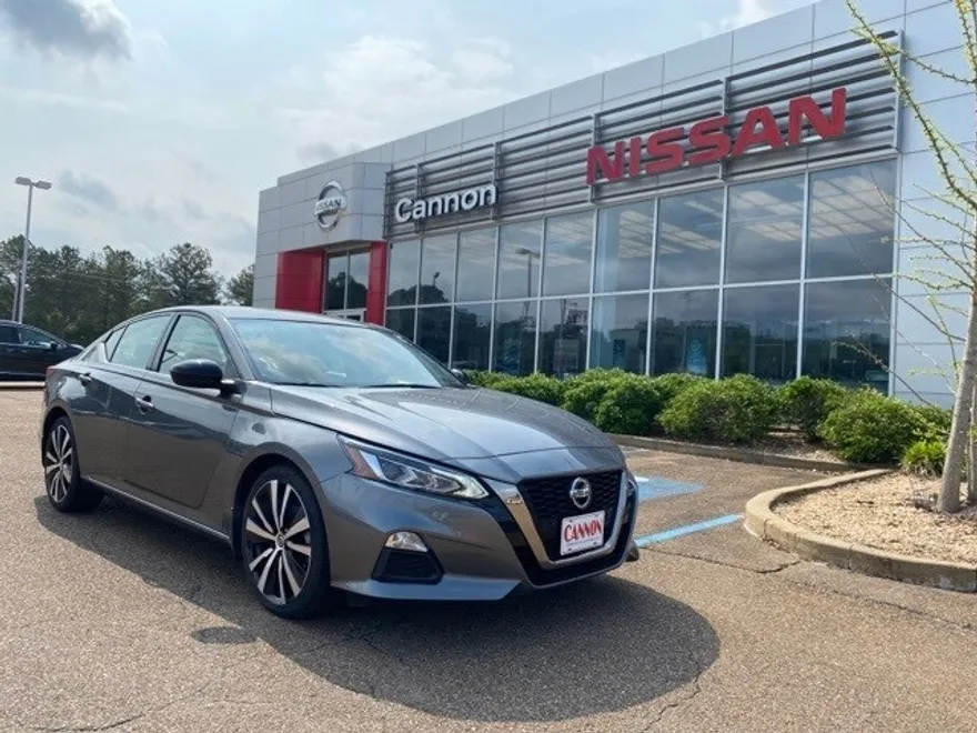 2021 Nissan Altima 2.5 SR photo 1